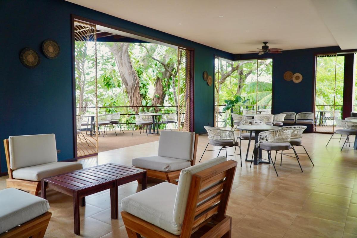 Internal shot of the Bosque del Mar restaurant in Playa Hermosa